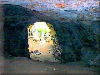 The largest and most spectacular cave Sa Cova de Menorca is Coloms, in the ravine in Binigaus Migjorn is Great, the site worth a trip