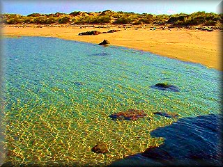 enlace a un gran book fotografico con vistas de los mejores paisajes y todos los rincones del pequño gran mundo de la isla de Menorca 