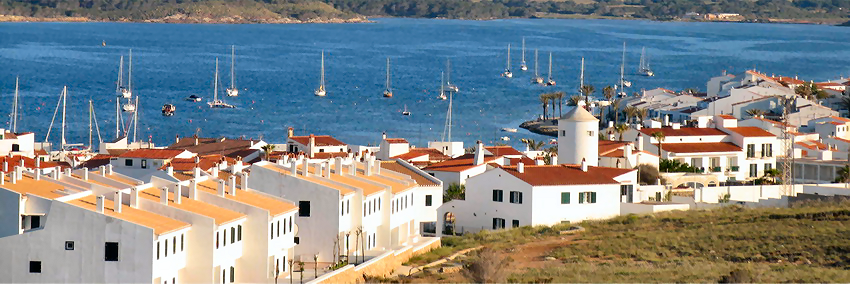 Pueblos de Menorca, vista de Fornnells y su espectacular Bahia, en la costa norte de la Isla