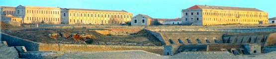 Mueso de la fortaleza de la Mola, vista del gram complejo militar en la bocana del Puerto de Mahón 